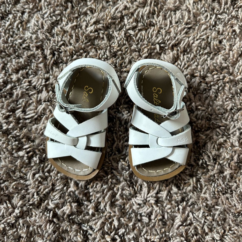 Like New Salt Water Sandals by Hoy - Classic White Kids Sandals